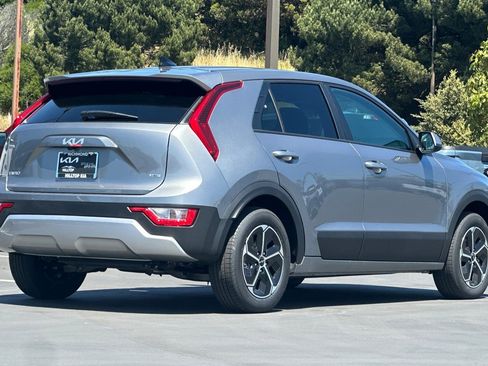 New 2026 Kia Niro LX image 4