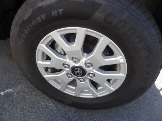 Used 2025 Toyota Tacoma SR5 AWD/4WD image 14