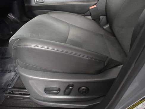 Certified 2024 Nissan Ariya AWD image 12