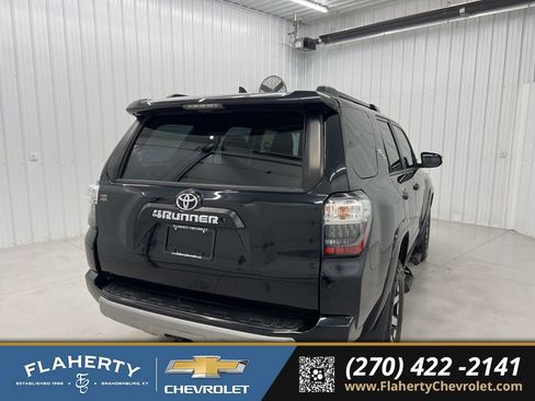 Used 2021 Toyota 4Runner TRD Off-Road image 3