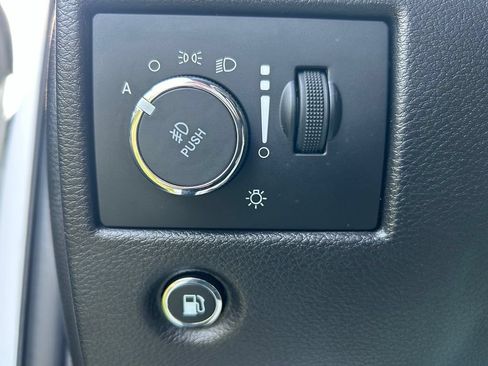 Used 2021 Jeep Grand Cherokee Altitude AWD/4WD image 16