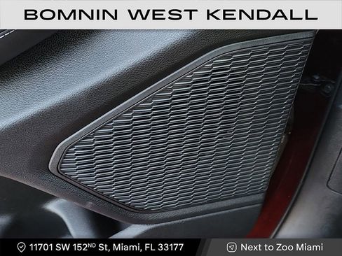 Used 2025 Jeep Grand Cherokee Limited w/ Black Appearance Package image 31