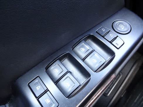 Used 2018 GMC Yukon SLT AWD/4WD image 16
