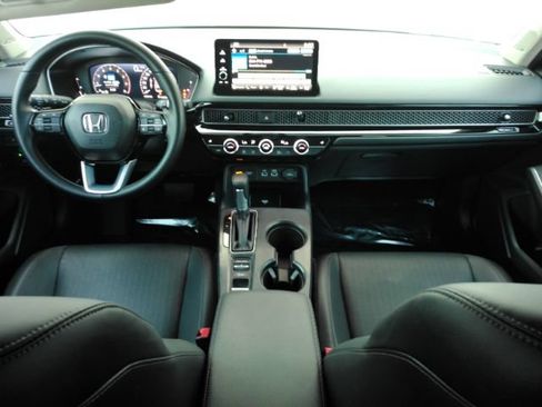 Used 2024 Honda Civic Touring image 2