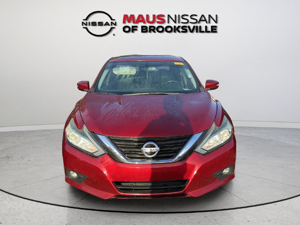 Used 2019 Nissan Maxima 3.5 SV w/ Floor Mat Group FWD image 3