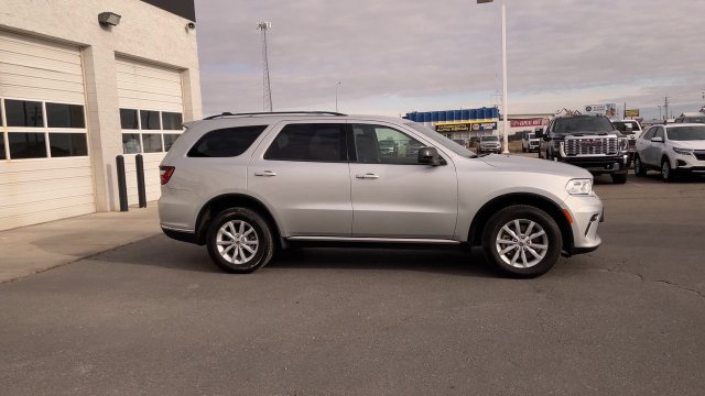 Used 2024 Dodge Durango SXT w/ 3rd Row Seating Group AWD/4WD image 9