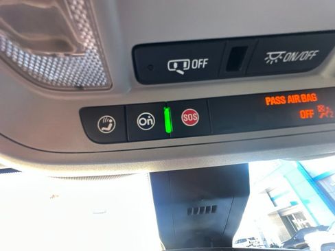 Used 2020 Chevrolet Equinox LT FWD image 34