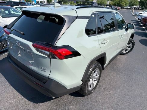 Used 2022 Toyota RAV4 XLE w/ Convenience Package AWD/4WD image 5