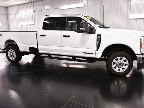 Used 2024 Ford F350 XLT image 8