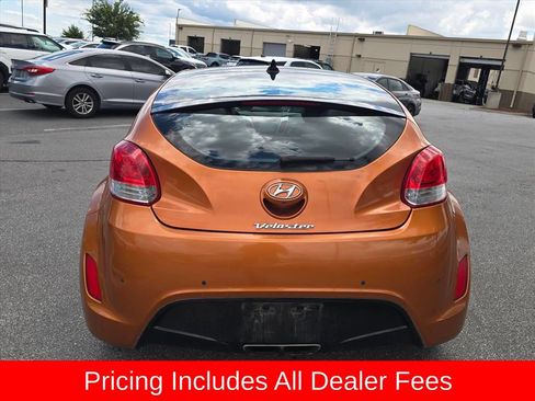 Used 2016 Hyundai Veloster w/ Option Group 03 FWD image 4