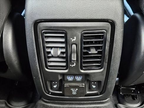 Used 2023 Dodge Durango R/T RWD image 17