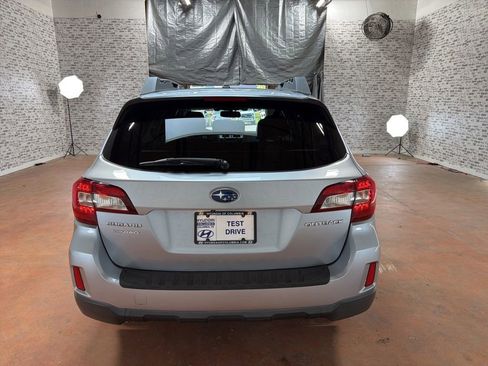 Used 2015 Subaru Outback 2.5i Limited AWD/4WD image 6