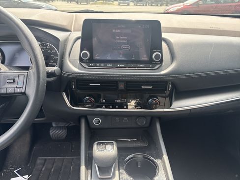 Used 2021 Nissan Rogue SV FWD image 16