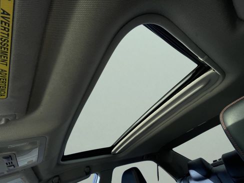 Used 2015 Toyota Camry XSE image 28