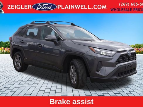 Used 2022 Toyota RAV4 XLE w/ Convenience Package image 7