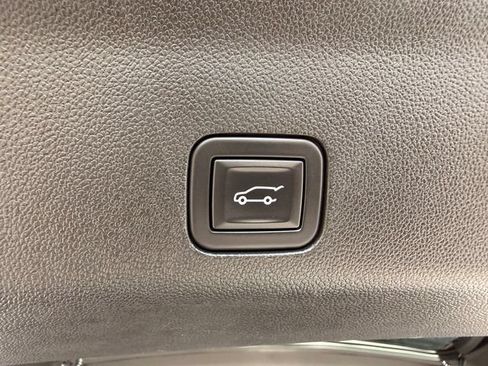 Used 2023 Chevrolet Tahoe Premier AWD/4WD image 26