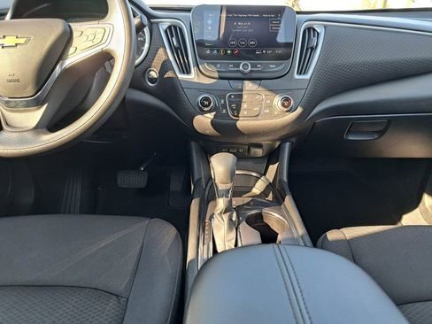 Used 2025 Chevrolet Malibu LT image 22