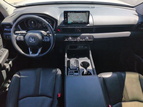 Used 2025 Honda Pilot Touring image 28