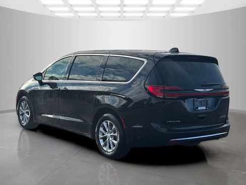 New 2026 Chrysler Pacifica Limited FWD image 5