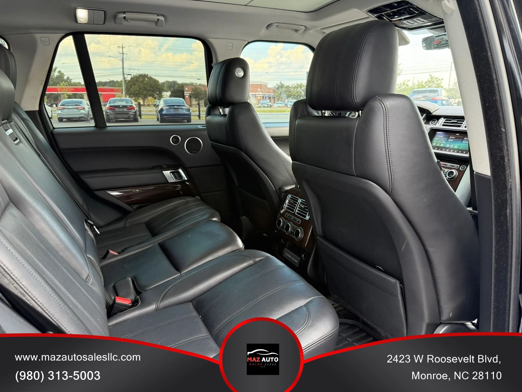 Used 2017 Land Rover Range Rover HSE AWD/4WD image 13