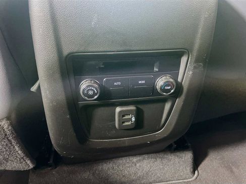 Used 2021 Buick Enclave Essence image 22