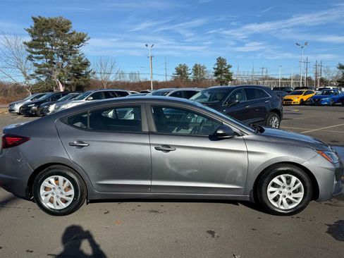 Used 2020 Hyundai Elantra SE w/ Cargo Package (C1) image 2