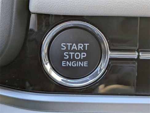 New 2025 Mitsubishi Outlander SE image 34