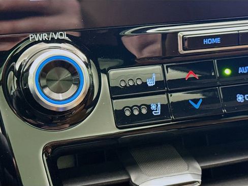 Used 2020 Toyota Highlander Platinum image 21