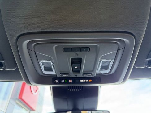 Used 2025 Chevrolet Silverado 1500 LT Trail Boss w/ LT Trail Boss Premium Package image 28