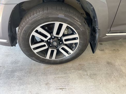 Used 2021 Toyota 4Runner Limited AWD/4WD image 10