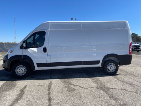 New 2026 RAM ProMaster 2500 w/ Convenience Group FWD image 7