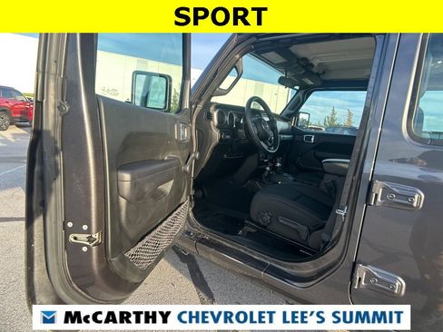 Used 2021 Jeep Gladiator Sport image 19