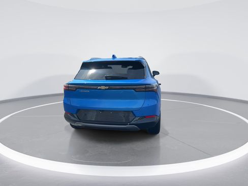 Used 2025 Chevrolet Equinox EV LT w/ Convenience Package image 8