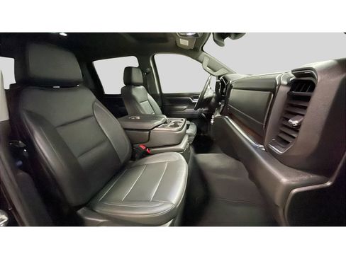 Used 2024 GMC Sierra 2500 SLT image 16