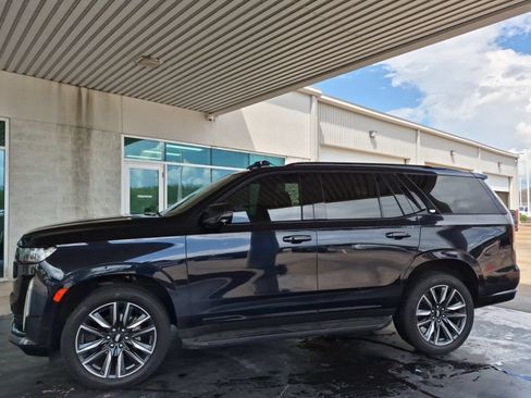 Used 2021 Cadillac Escalade Sport AWD/4WD image 2