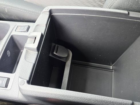 Used 2017 Nissan Rogue S FWD image 20