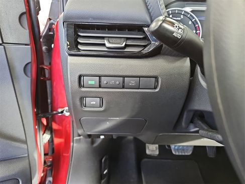 Used 2024 Nissan Sentra SV image 24