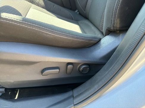 Used 2025 Subaru Outback Premium AWD/4WD image 11
