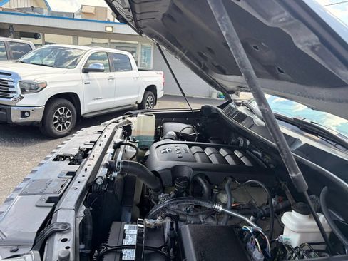 Used 2018 Toyota Tundra SR5 w/ SR5 Upgrade Package AWD/4WD image 10