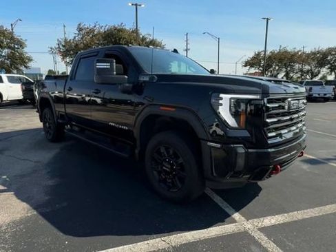 Used 2024 GMC Sierra 2500 AT4 w/ Technology Package AWD/4WD image 2