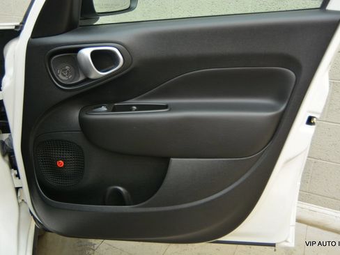 Used 2015 FIAT 500L Trekking FWD image 12
