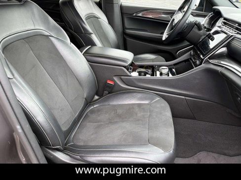 Used 2021 Jeep Grand Cherokee L Laredo AWD/4WD image 13