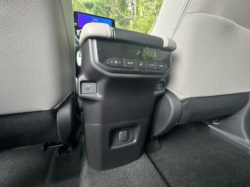 Used 2026 Toyota Grand Highlander LE image 25