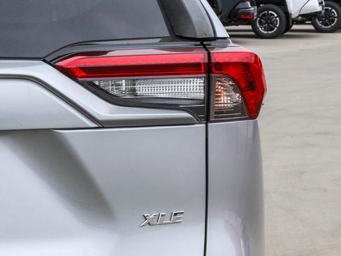 Certified 2022 Toyota RAV4 XLE w/ Convenience Package FWD image 8