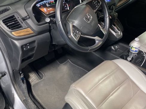 Used 2018 Honda CR-V Touring image 3