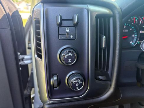 Used 2018 Chevrolet Silverado 1500 LT w/ All Star Edition AWD/4WD image 10