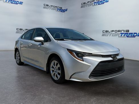 Used 2025 Toyota Corolla LE FWD image 3