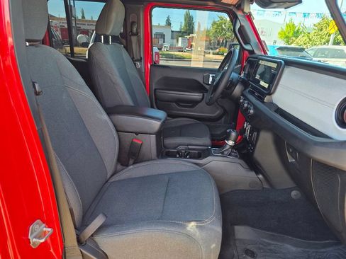 Used 2024 Jeep Gladiator Sport AWD/4WD image 18