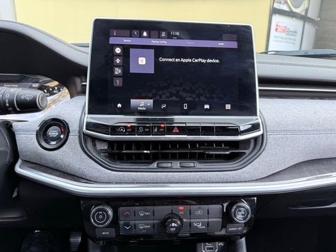 Used 2023 Jeep Compass Sport image 19