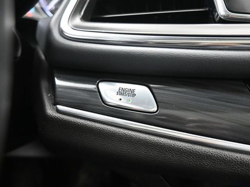 Used 2018 Buick Enclave Essence AWD/4WD image 22